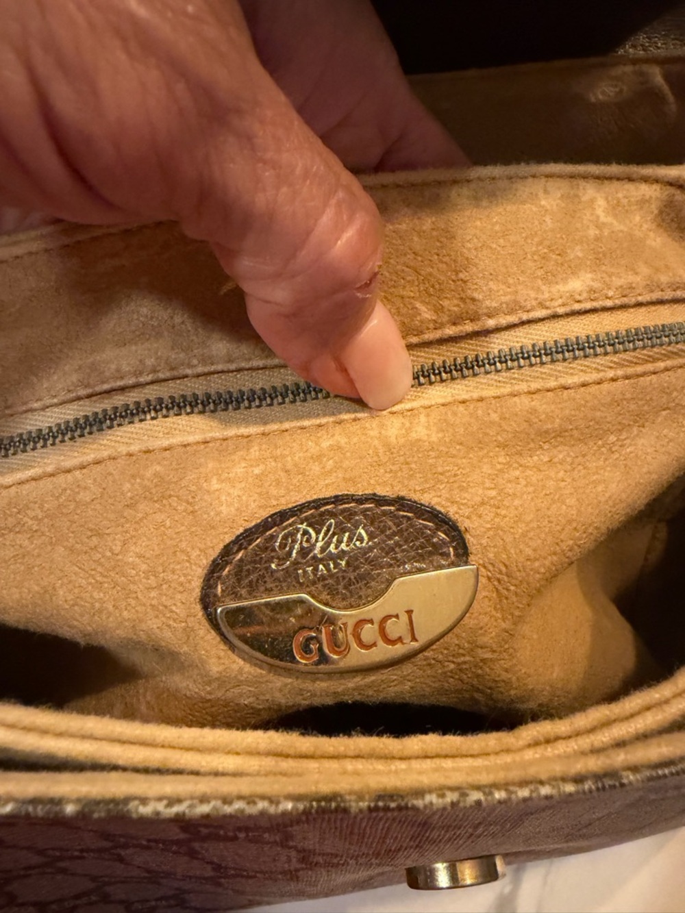 Gucci Plus Beige/Brown Monogram Canvas Shoulder Bag with Gold Hardware - Picture 7 of 12